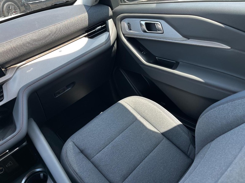 Ford Explorer Vehicle Image 08