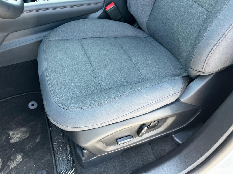 Ford Explorer Vehicle Image 10