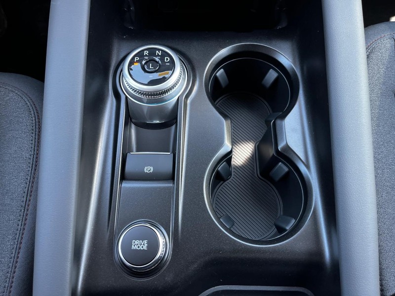 Ford Explorer Vehicle Image 14
