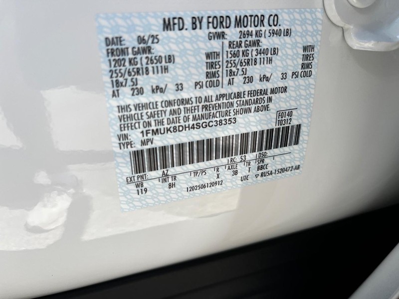 Ford Explorer Vehicle Image 17