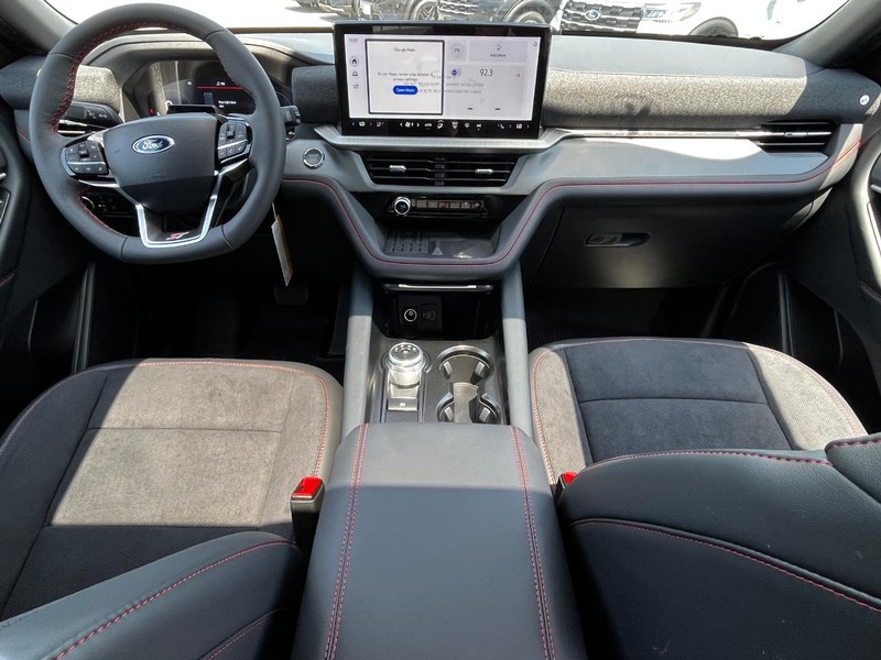 Ford Explorer Vehicle Image 08