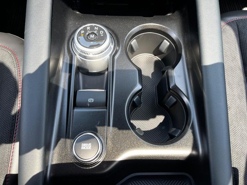 Ford Explorer Vehicle Image 16