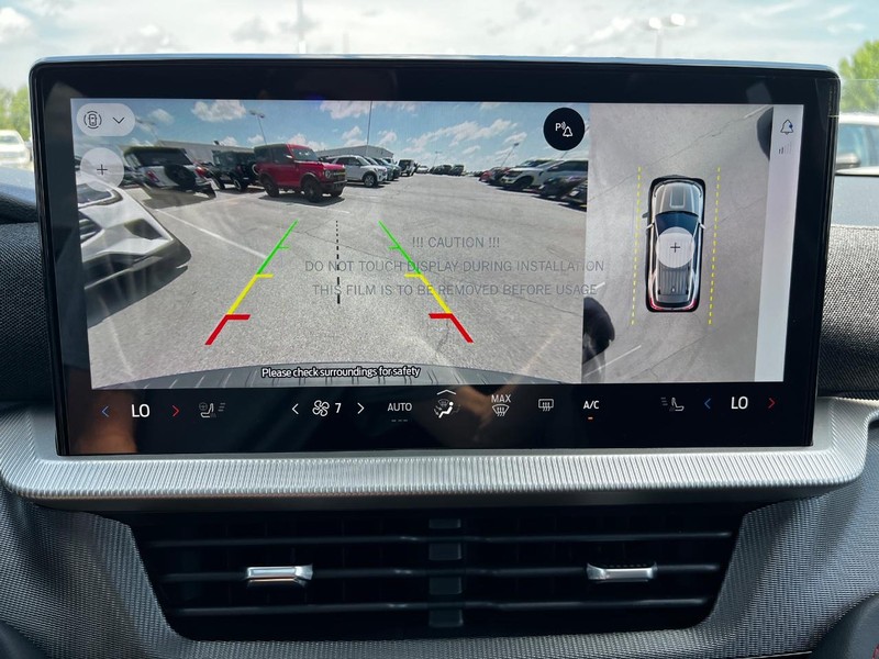 Ford Explorer Vehicle Image 18