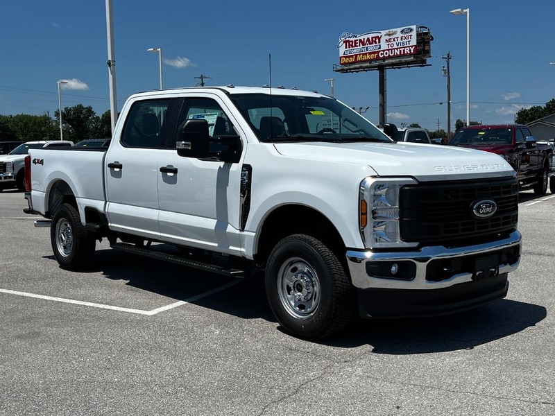 Ford Super Duty F-250 SRW Vehicle Image 02