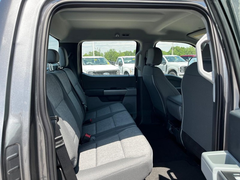 Ford Super Duty F-250 SRW Vehicle Image 04
