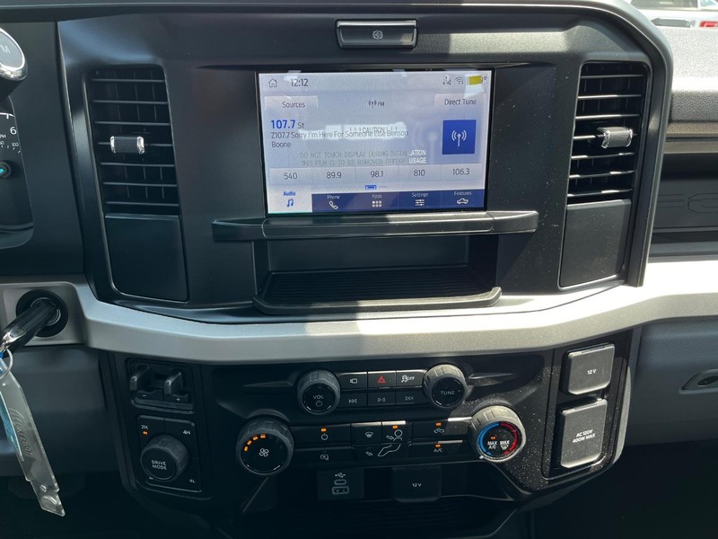 Ford Super Duty F-250 SRW Vehicle Image 14