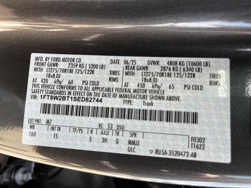 Ford Super Duty F-250 SRW Vehicle Image 16