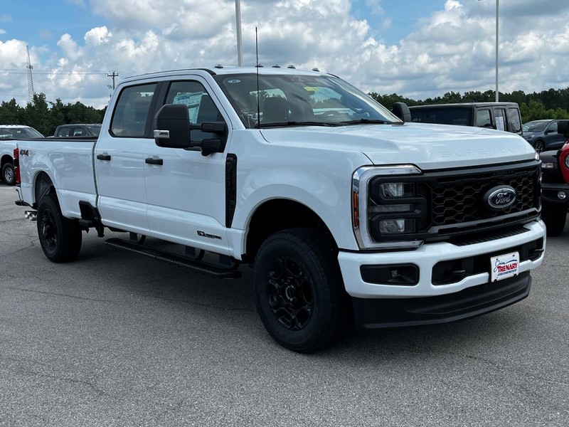 Ford Super Duty F-250 SRW Vehicle Image 02