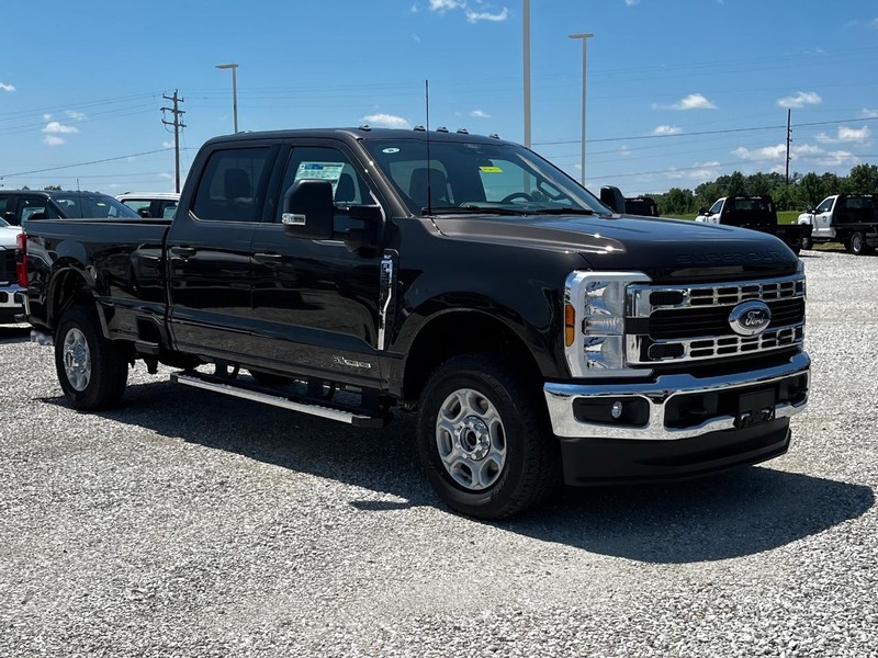 Ford Super Duty F-350 SRW Vehicle Image 02