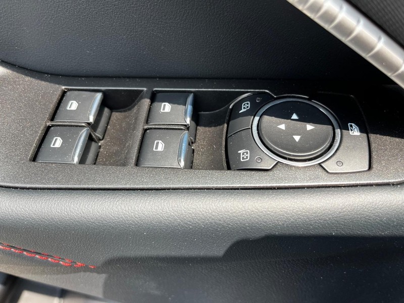 Ford Explorer Vehicle Image 10