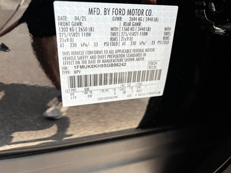 Ford Explorer Vehicle Image 18