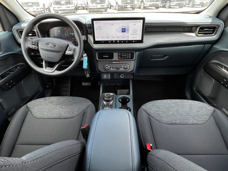 Ford Maverick Vehicle Image 04