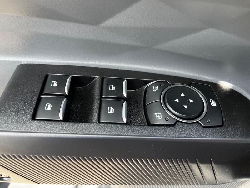 Ford Maverick Vehicle Image 07