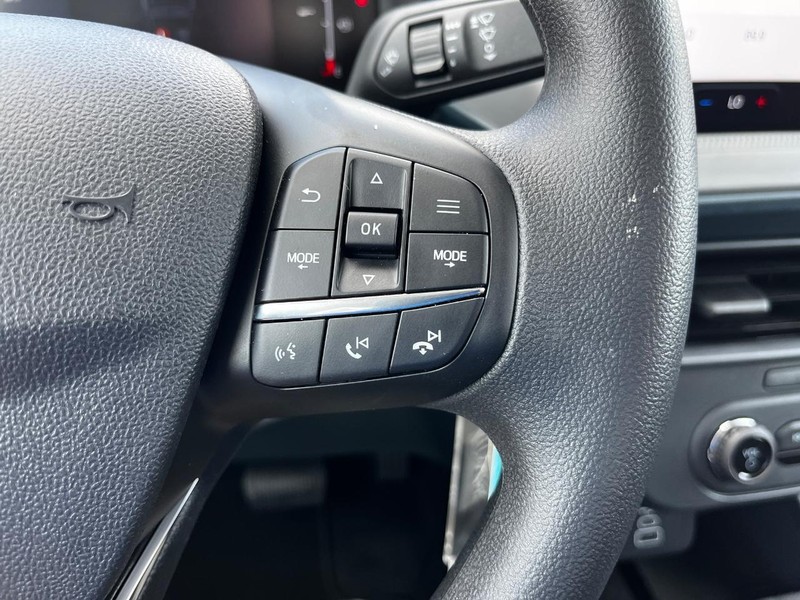 Ford Maverick Vehicle Image 10