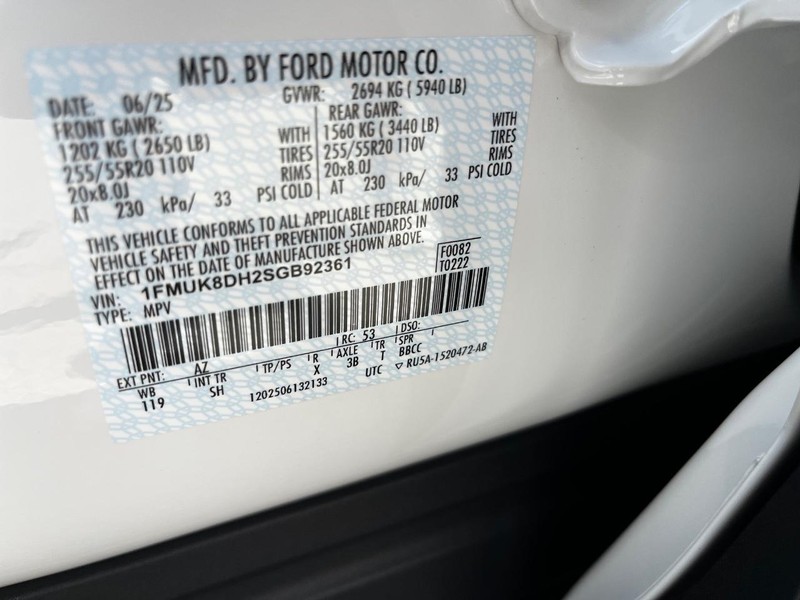 Ford Explorer Vehicle Image 17