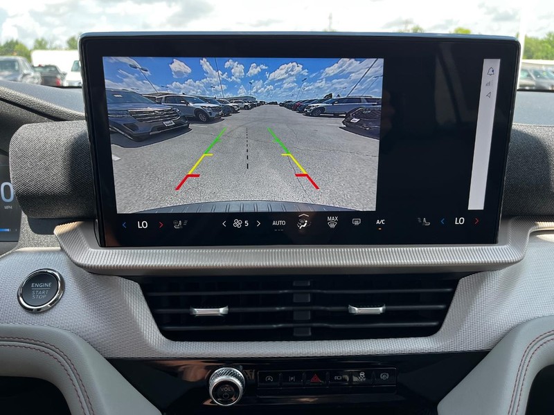 Ford Explorer Vehicle Image 18