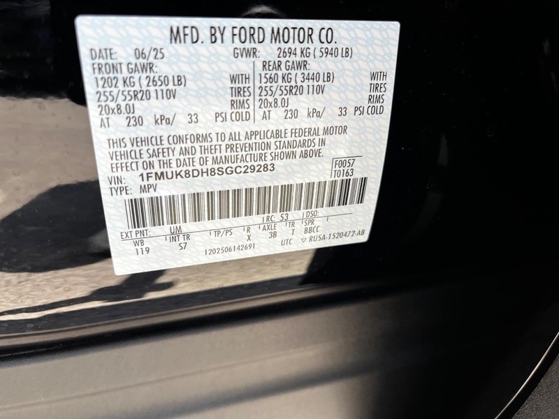 Ford Explorer Vehicle Image 19