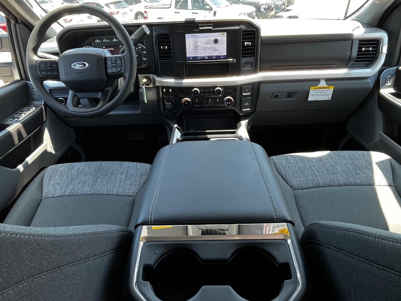 Ford Super Duty F-250 SRW Vehicle Image 05
