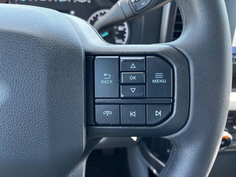 Ford Super Duty F-250 SRW Vehicle Image 12