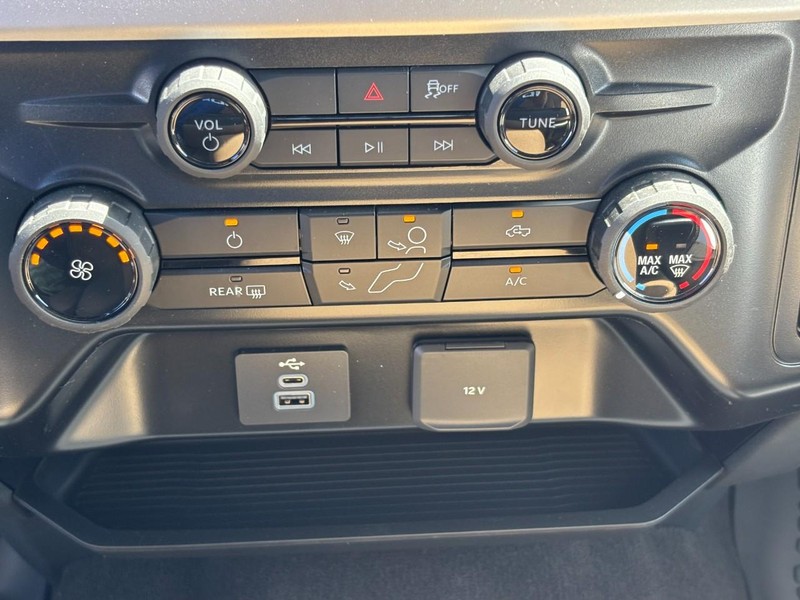 Ford Super Duty F-350 SRW Vehicle Image 17
