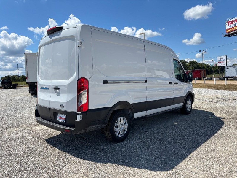 Ford E-Transit Cargo Van Vehicle Image 03
