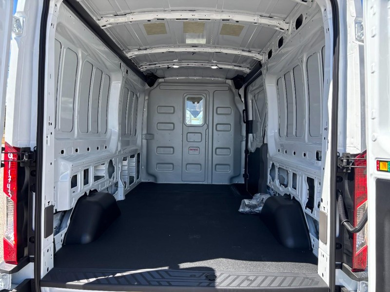 Ford E-Transit Cargo Van Vehicle Image 05