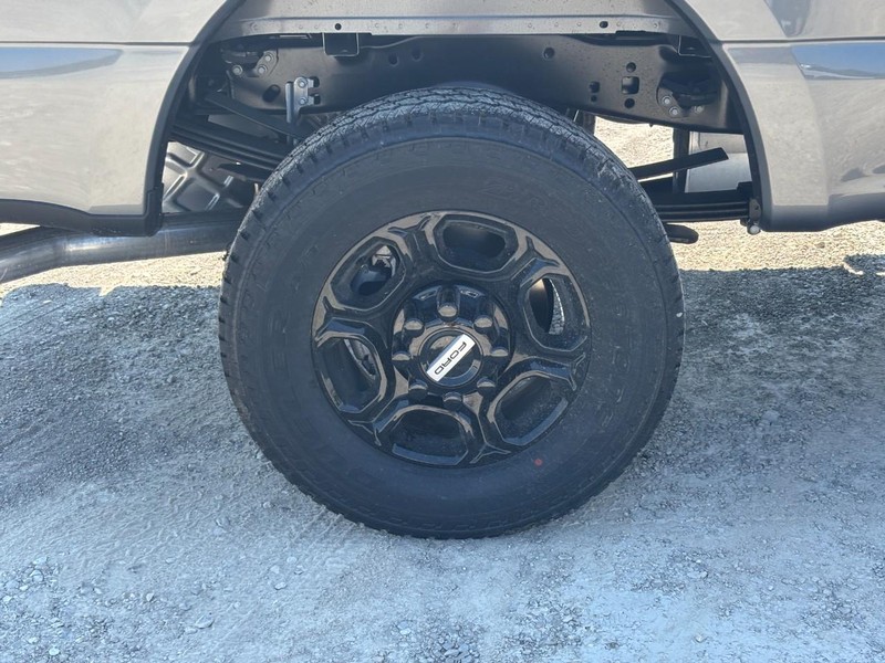 Ford Super Duty F-350 SRW Vehicle Image 04
