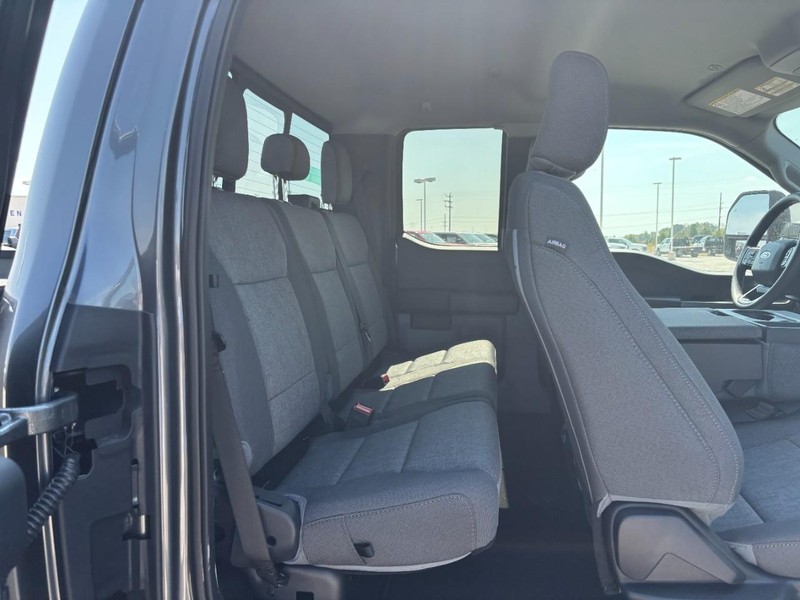 Ford Super Duty F-350 SRW Vehicle Image 05