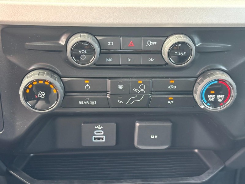 Ford Super Duty F-350 SRW Vehicle Image 18