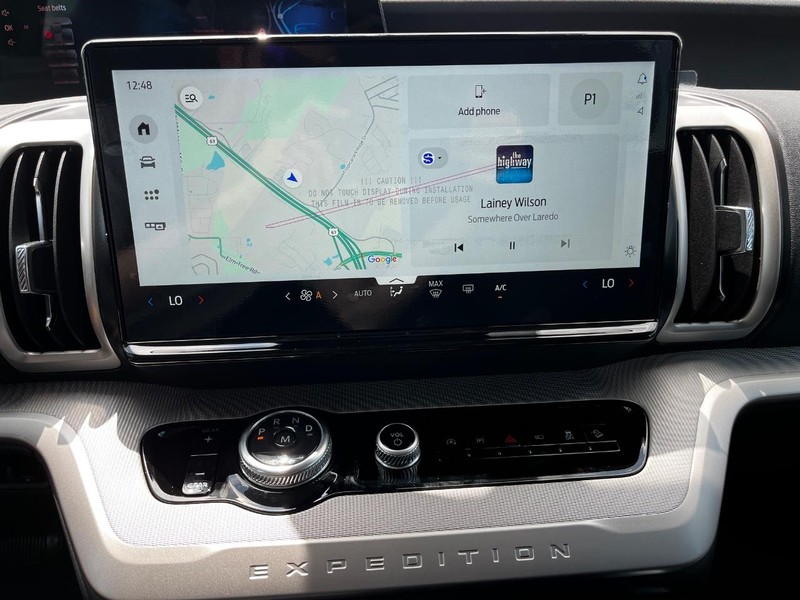Ford Expedition Vehicle Image 15