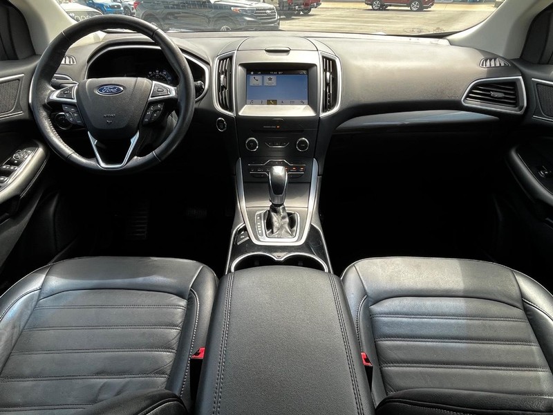 Ford Edge Vehicle Image 11