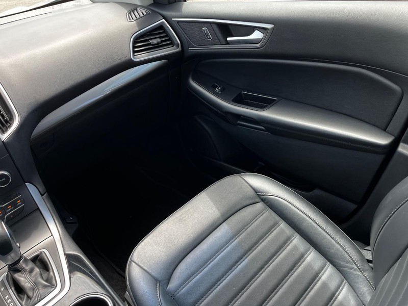 Ford Edge Vehicle Image 13