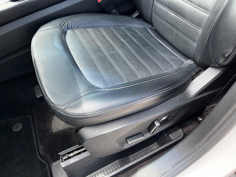 Ford Edge Vehicle Image 15