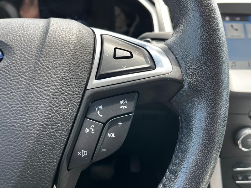 Ford Edge Vehicle Image 17