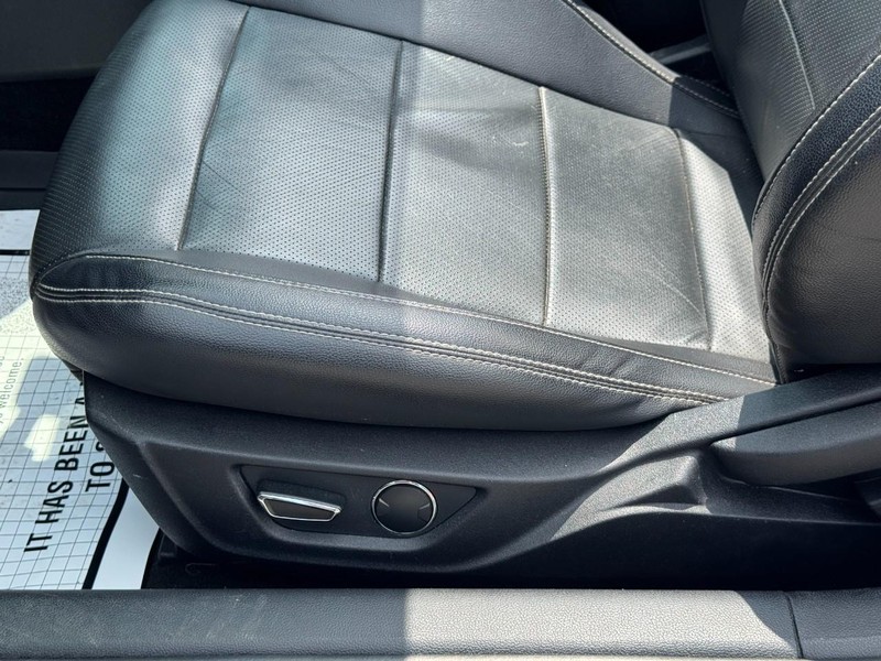 Ford Mustang Vehicle Image 13