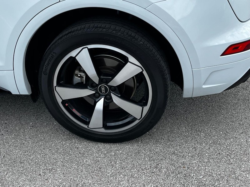 Audi Q5 Vehicle Image 07