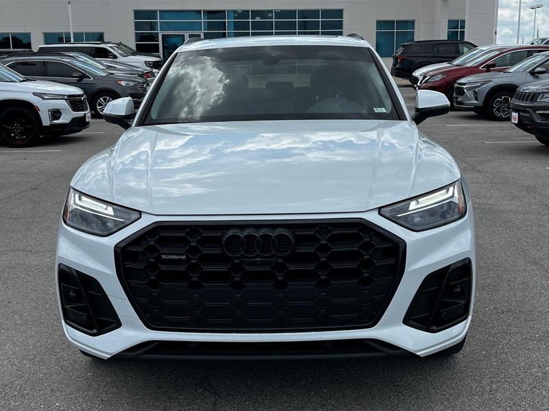 Audi Q5 Vehicle Image 09