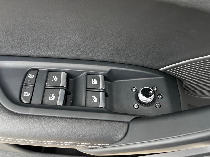 Audi Q5 Vehicle Image 16