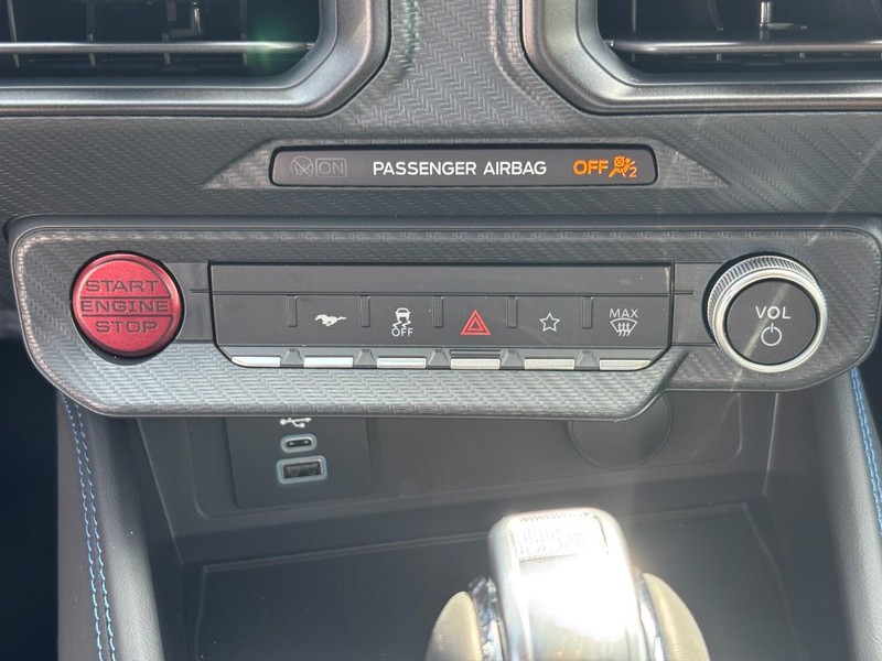 Ford Mustang Vehicle Image 14