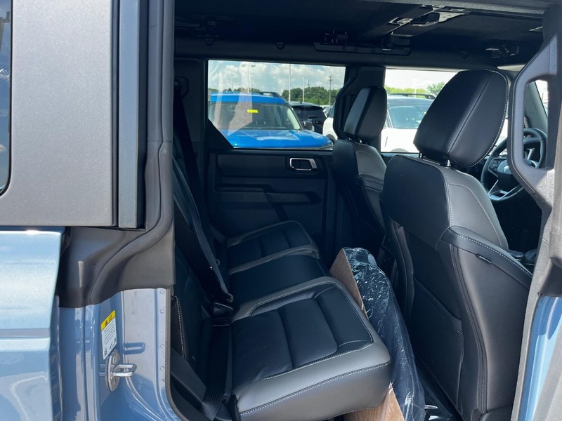 Ford Bronco Vehicle Image 04