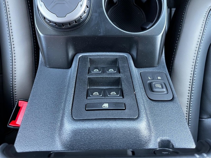Ford Bronco Vehicle Image 12