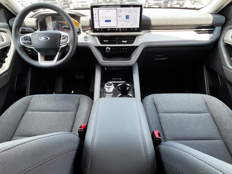 Ford Explorer Vehicle Image 06