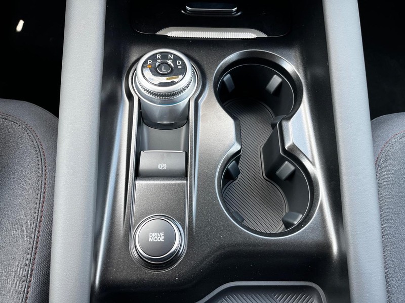 Ford Explorer Vehicle Image 14