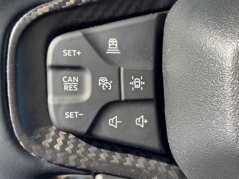 Ford Bronco Vehicle Full-screen Gallery Image 12