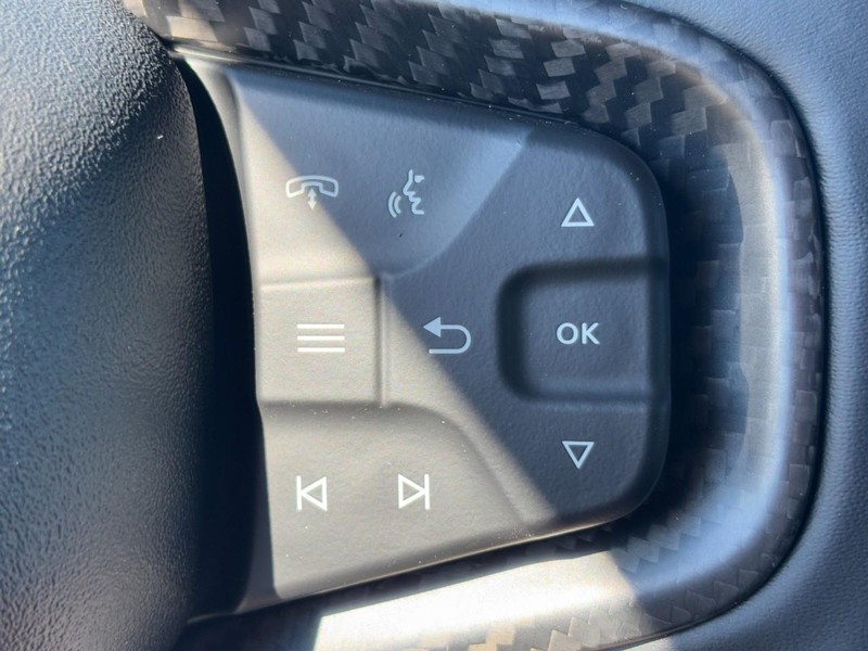 Ford Bronco Vehicle Full-screen Gallery Image 14