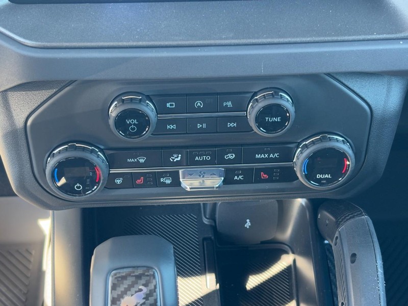 Ford Bronco Vehicle Full-screen Gallery Image 20