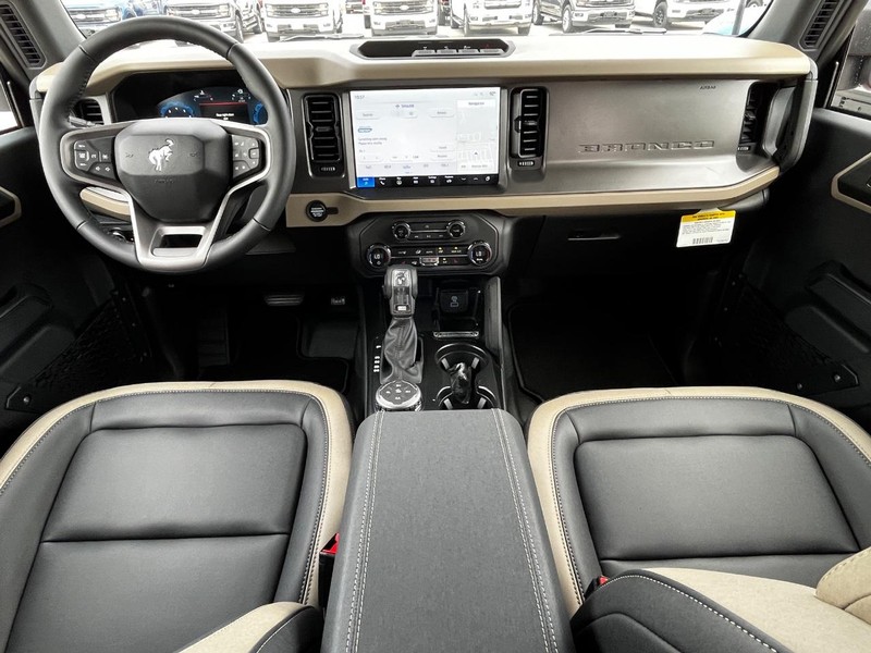 Ford Bronco Vehicle Image 05