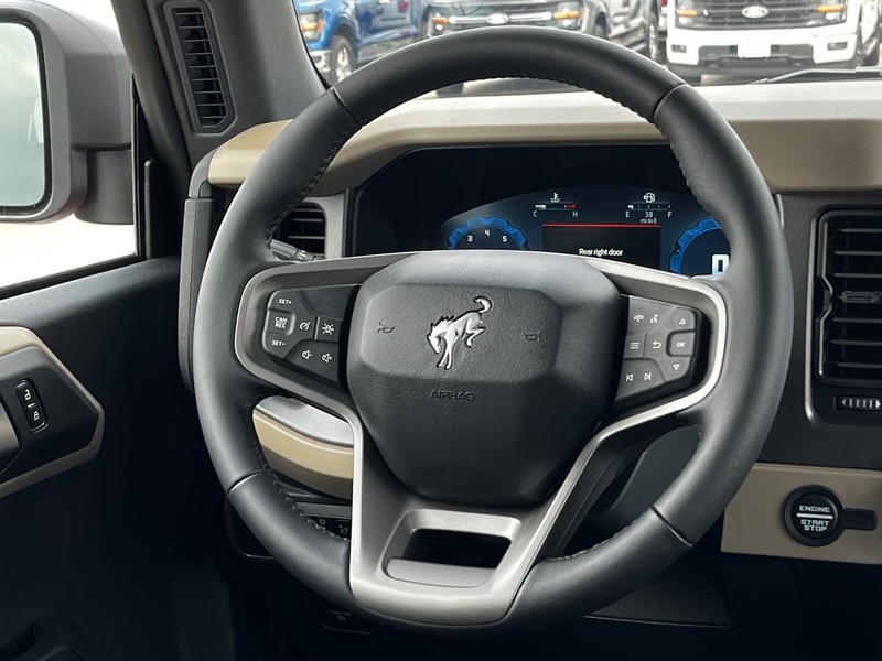 Ford Bronco Vehicle Image 06