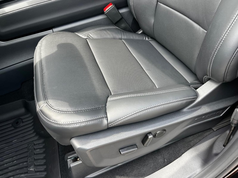Ford Expedition Max Vehicle Image 12