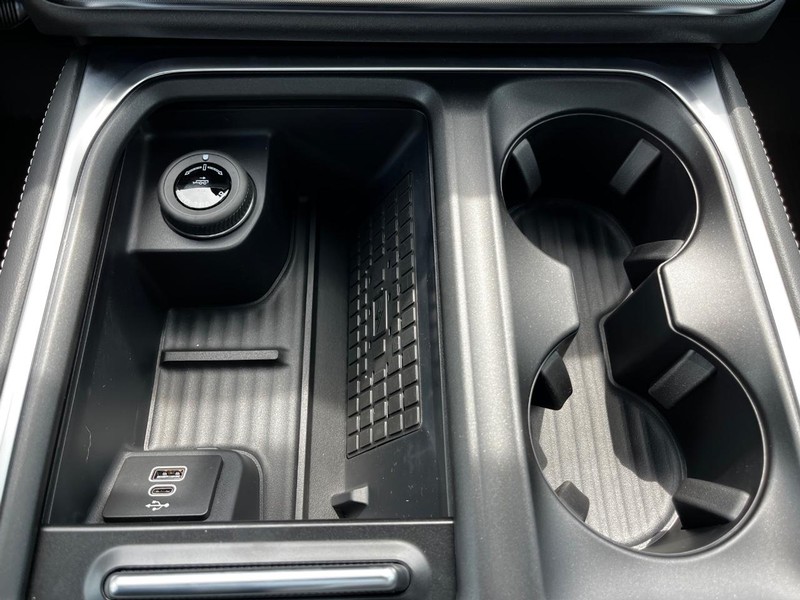 Ford Expedition Max Vehicle Image 16